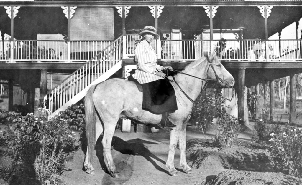1920s. Thomas and Elizabeth Beaumont's youngest daughter, Beatrice (Beattie), on horseback in the front garden of the house on "Mons", Rannes. 