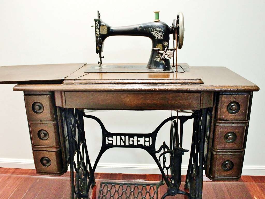 For my 11th birthday, my parents bought me a treadle Singer sewing machine.  Photo source: Judith Salecich 2017.  
